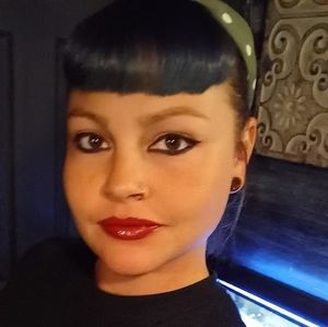 Meet your Posher, Courtney